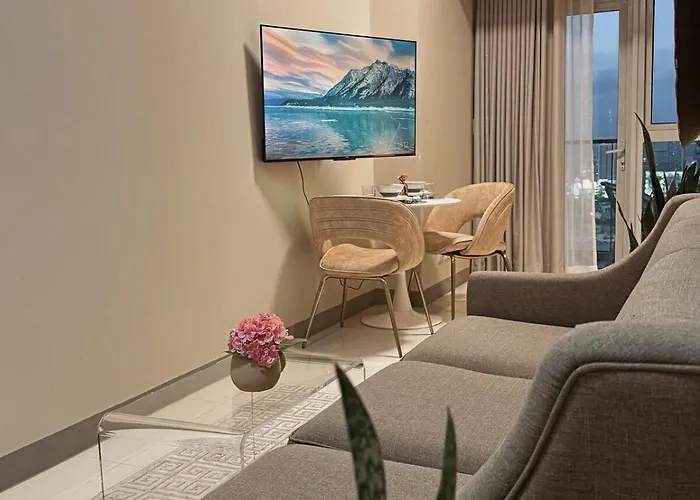 Uptown Parksuites Sun Scenic Escape 22t * Manila