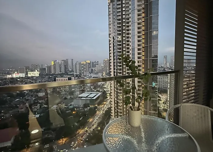 Uptown Parksuites Sun Scenic Escape 22t Manila